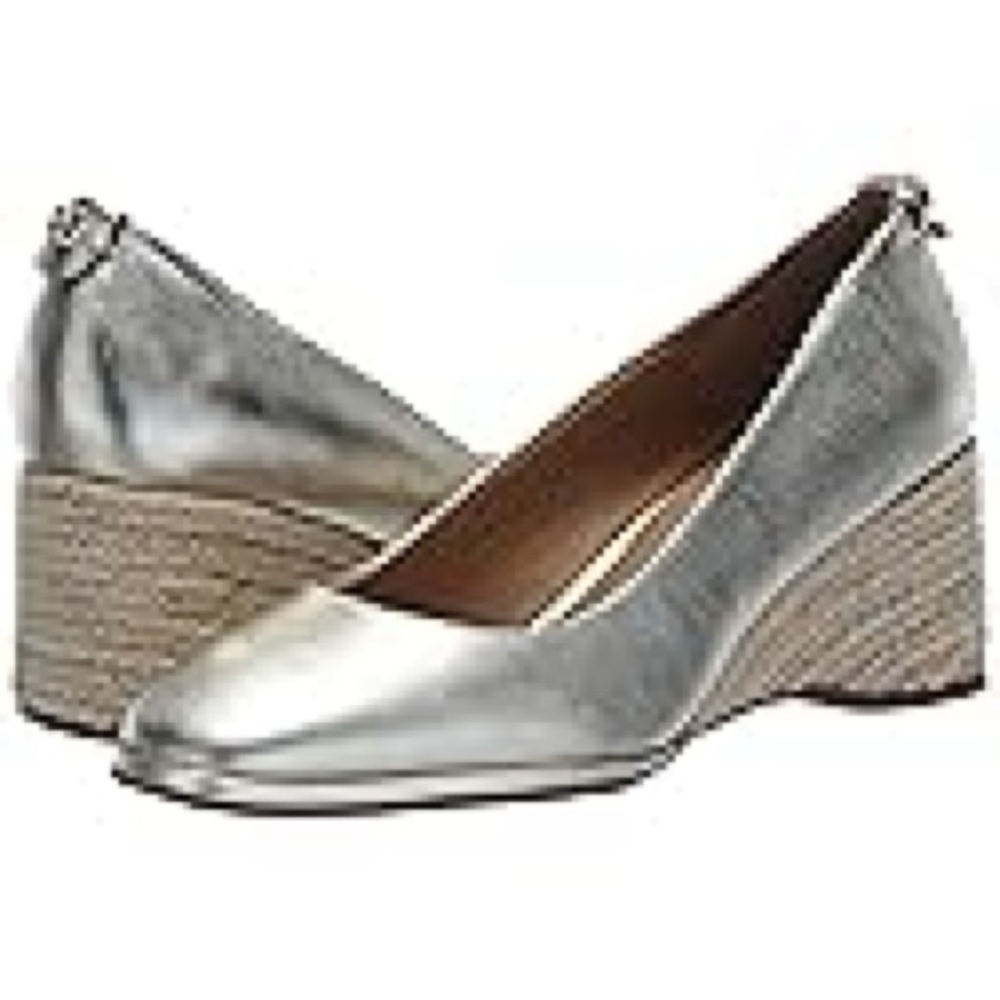 AEROSOLES Silver Platform Shoes with Metallic Finish